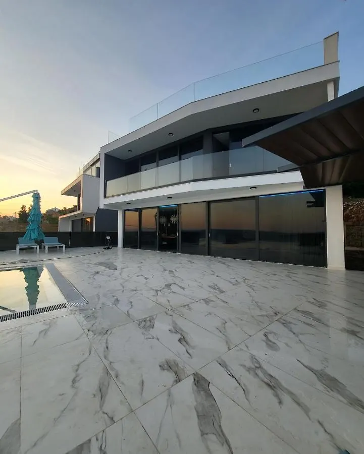 Villa Hb With Heated Pool And Hot Tub Crikvenica Kroatië
