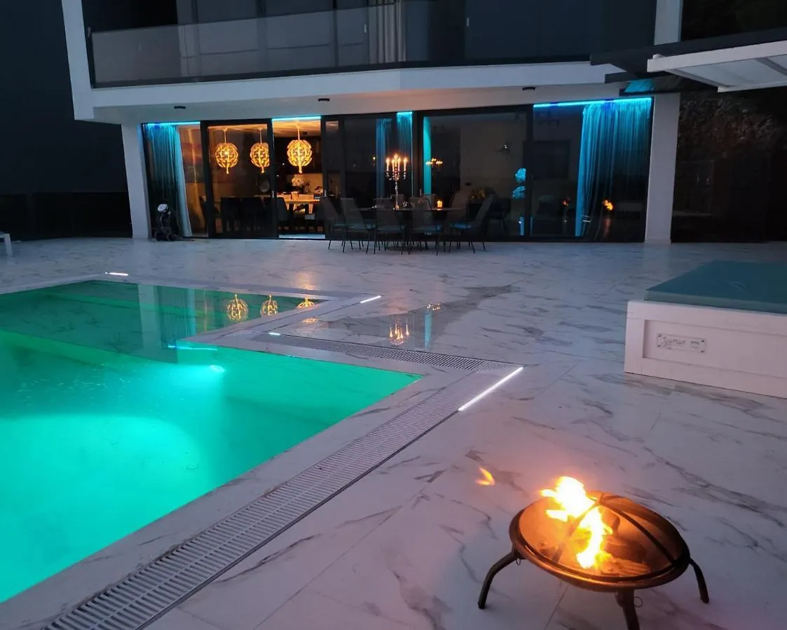 Villa Hb With Heated Pool And Hot Tub Crikvenica