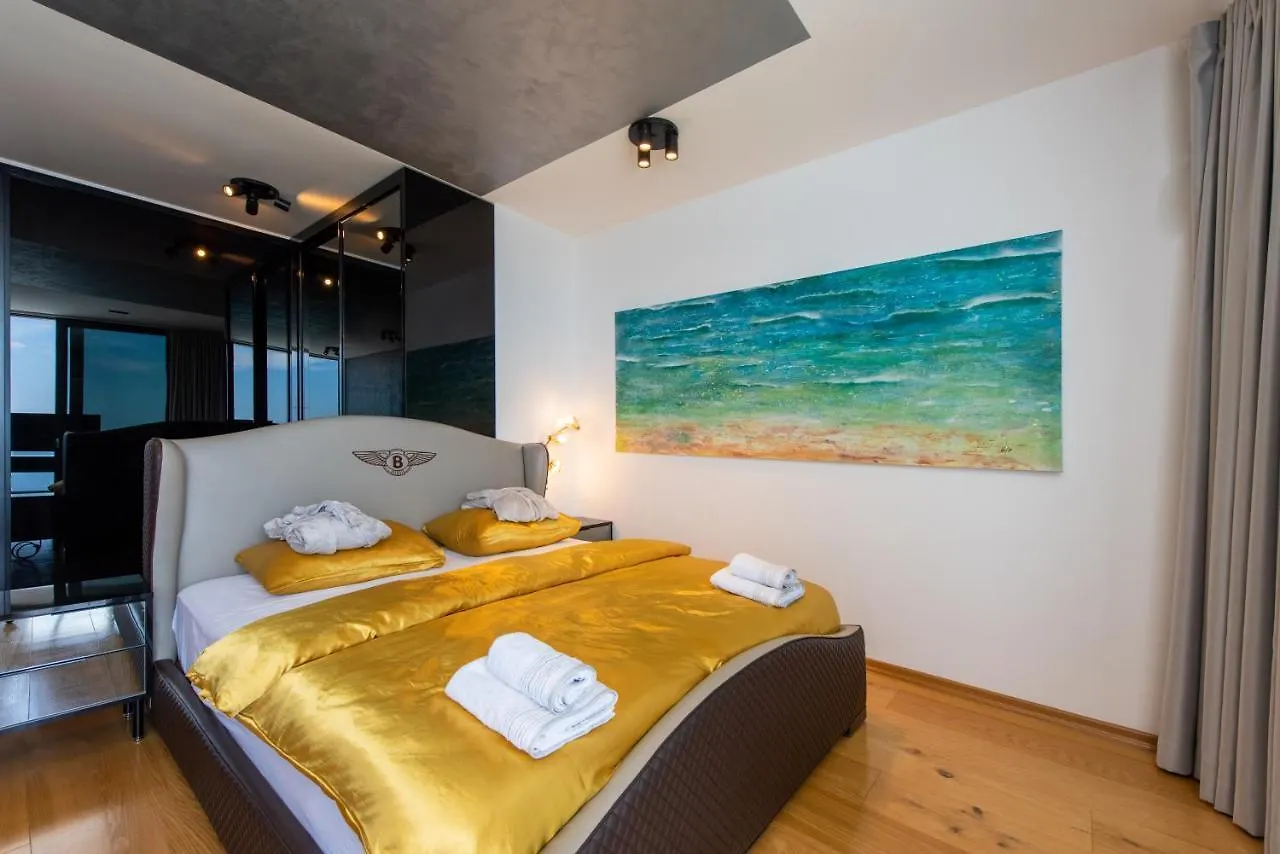 Villa Hb With Heated Pool And Hot Tub Crikvenica